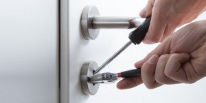 locksmith helping to access a commercial property